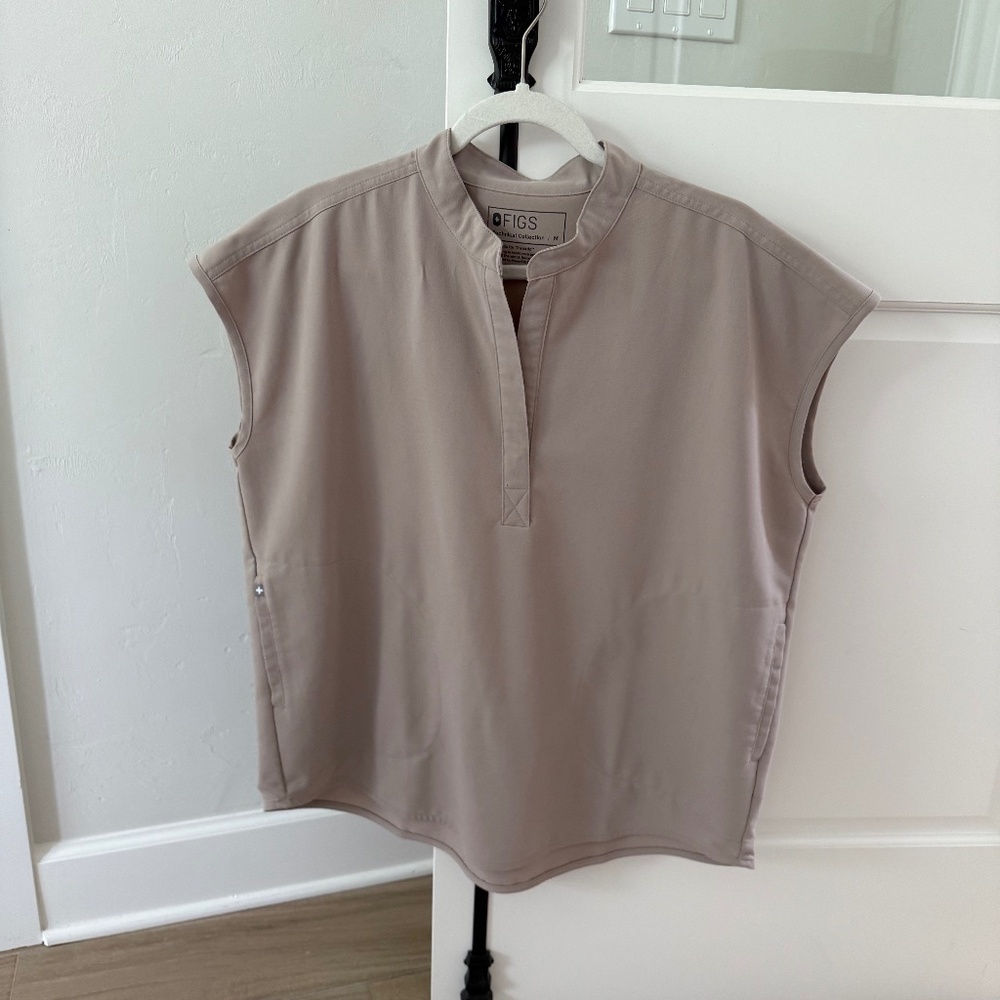 FIGS Rafaela BOULDER Oversized Scrub Top - Size Medium